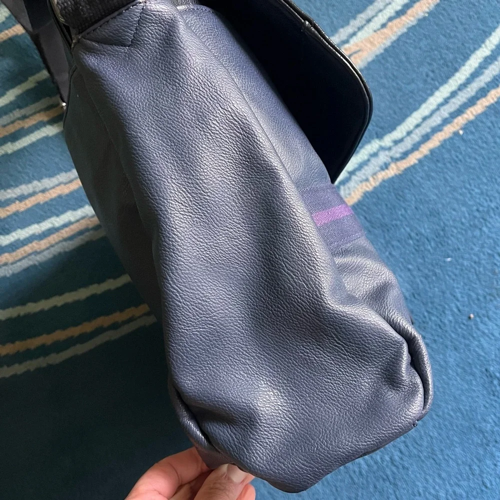 TED BAKER great carry all bag in sleek blue black purple — messenger— tote